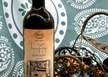 Natural Wine and Cheese – A Perfect Pairing to Add Joy to Your Festive Season